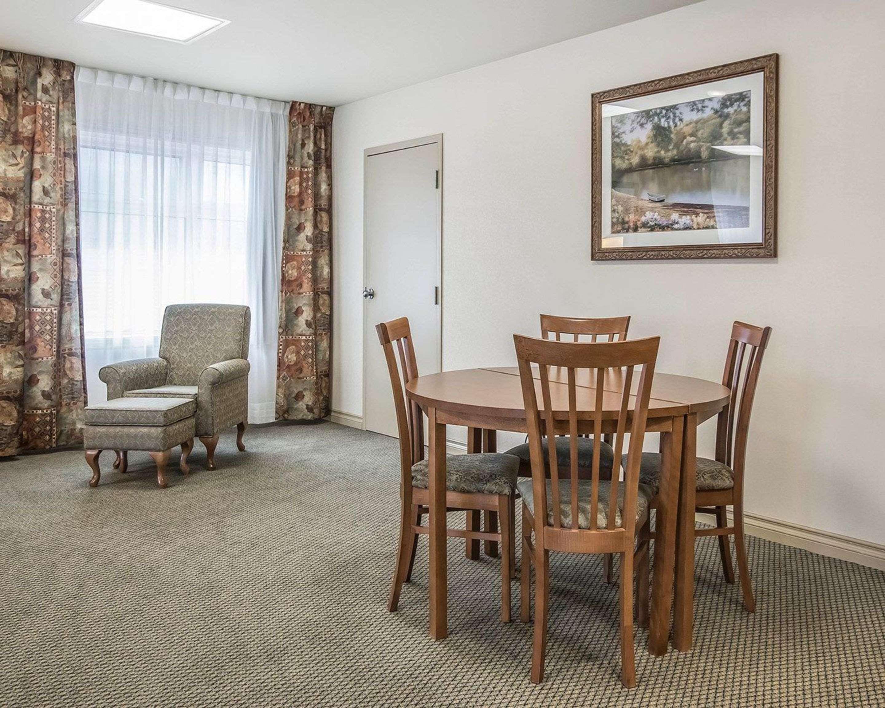 Quality Suites Drummondville Exteriér fotografie